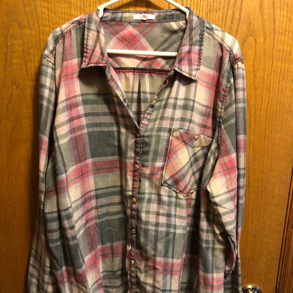 Maurice’s Button Up Plaid Shirt - Size 3